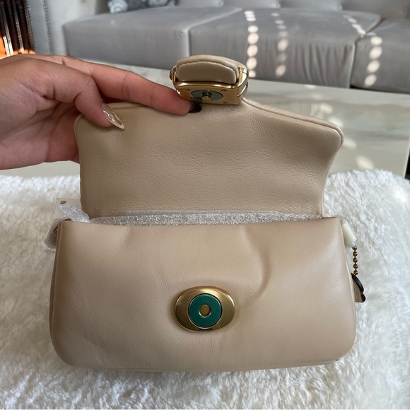 ‼️SOLD‼️ Coach Pillow Tabby 18 in Ivory - Picture 6 of 12